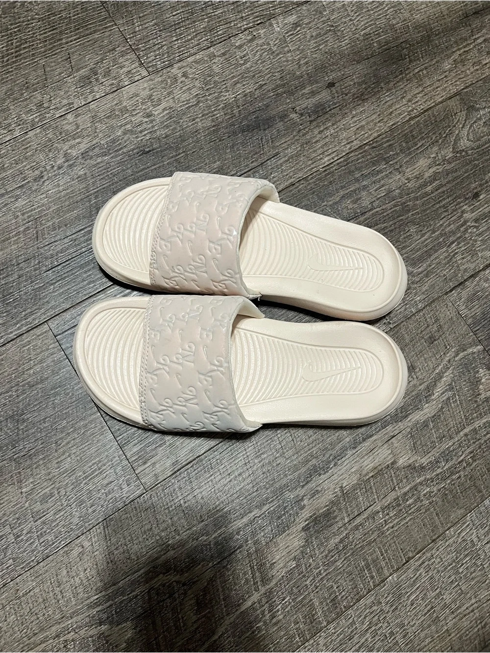 Nike Women's Soft Pink Logo Victori Slide Sandals